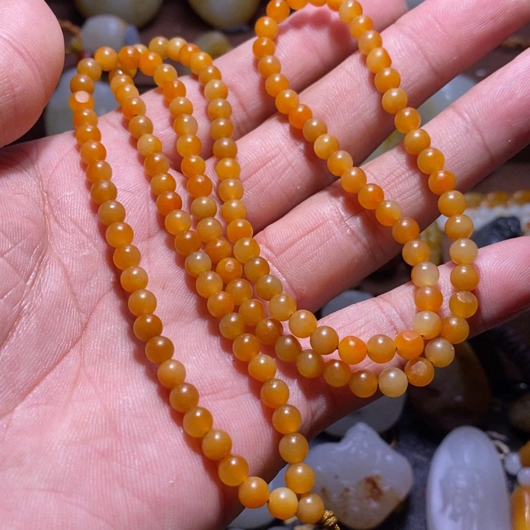 蔡***珞和田玉未镶嵌颈饰