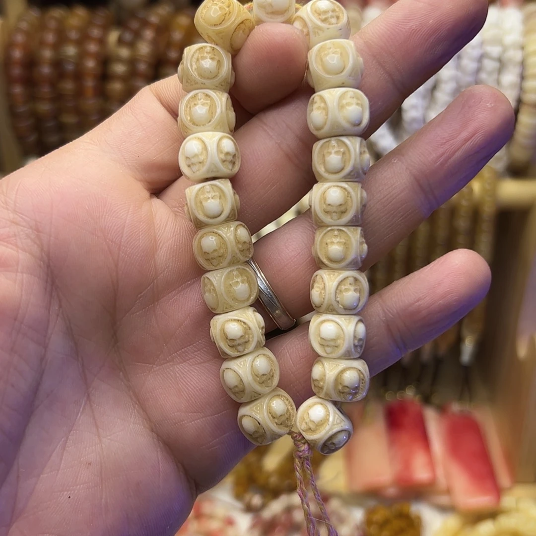 桃核把件1.3驼骨雕刻