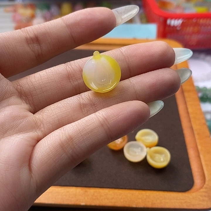 玛瑙/玉髓雕刻件未镶嵌刘*璐