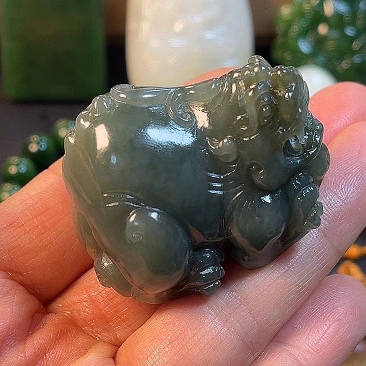 和田玉未镶嵌把件