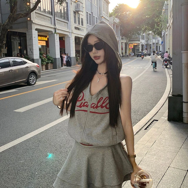 休闲运动套装撞色印花连帽短款背心上衣女夏季a字半身裙子两件套