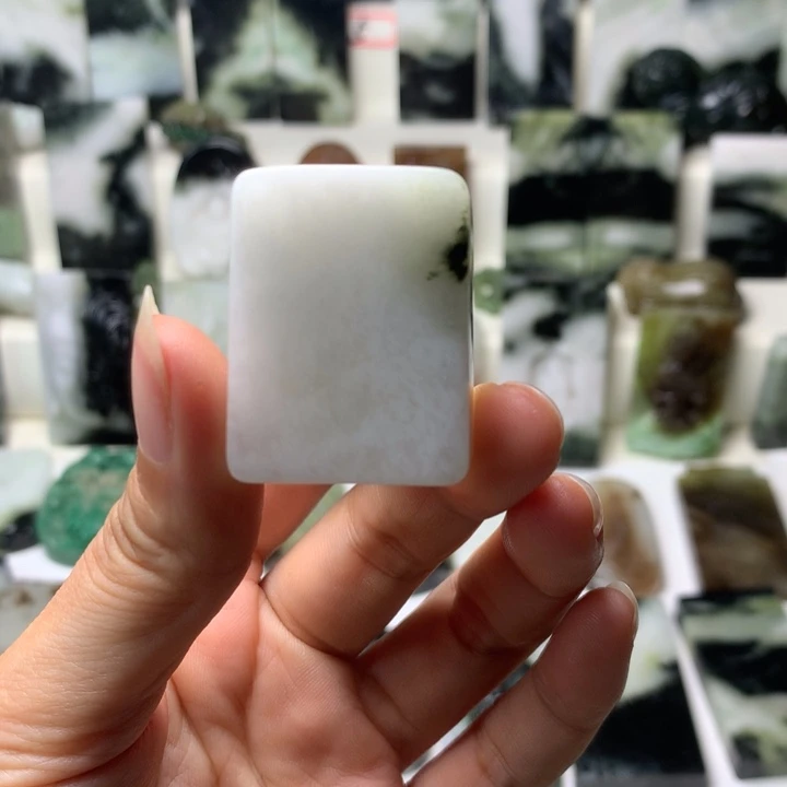 独山玉未镶嵌颈饰