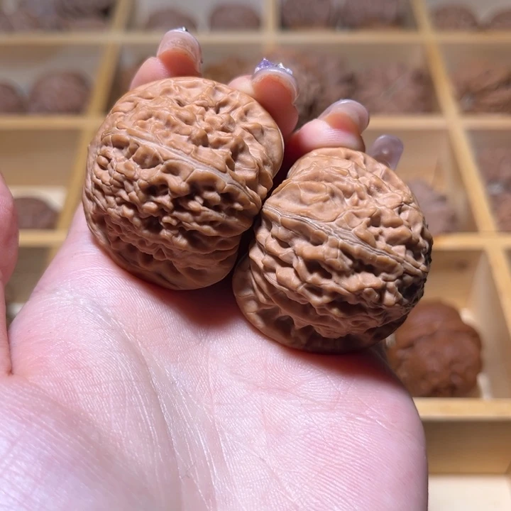 文玩核桃吊坠蛮王38