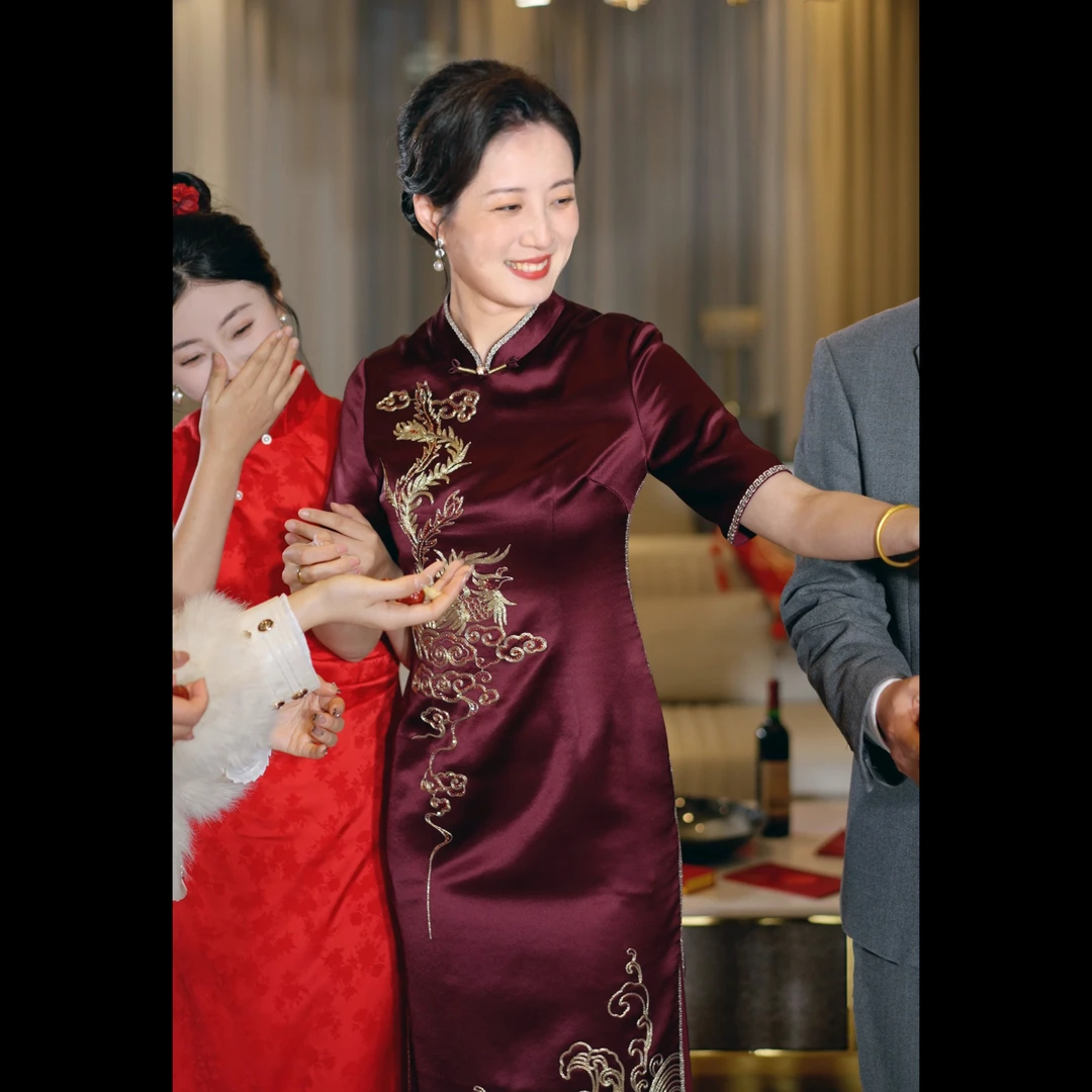 新款喜婆婆婚礼妈妈大码礼服红色中长款气质高贵显瘦中国风秋季