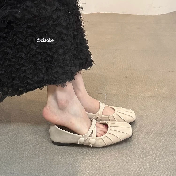 方头单鞋女平底2025新款春季百搭一字扣法式温柔褶皱玛丽珍女鞋子