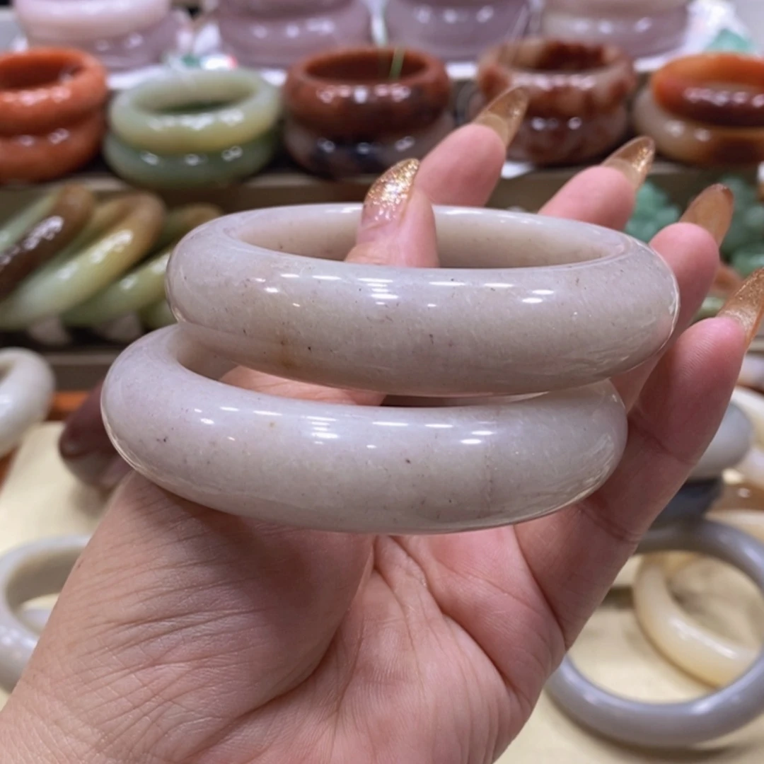 【闪购商品】未镶嵌手镯石英质玉@*@