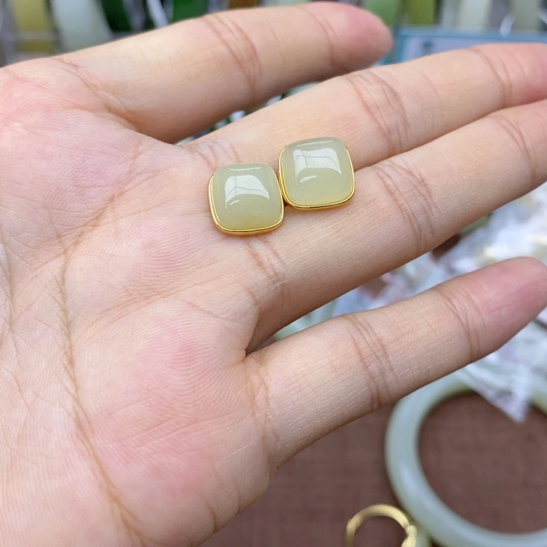 和田玉银S925镶嵌耳钉