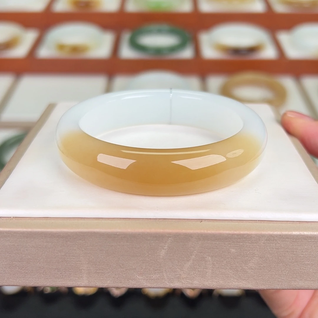 和田玉未镶嵌手镯和田玉糖白手镯