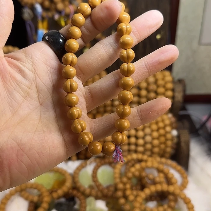 文玩核桃吊坠小屁桃无暇不退不换