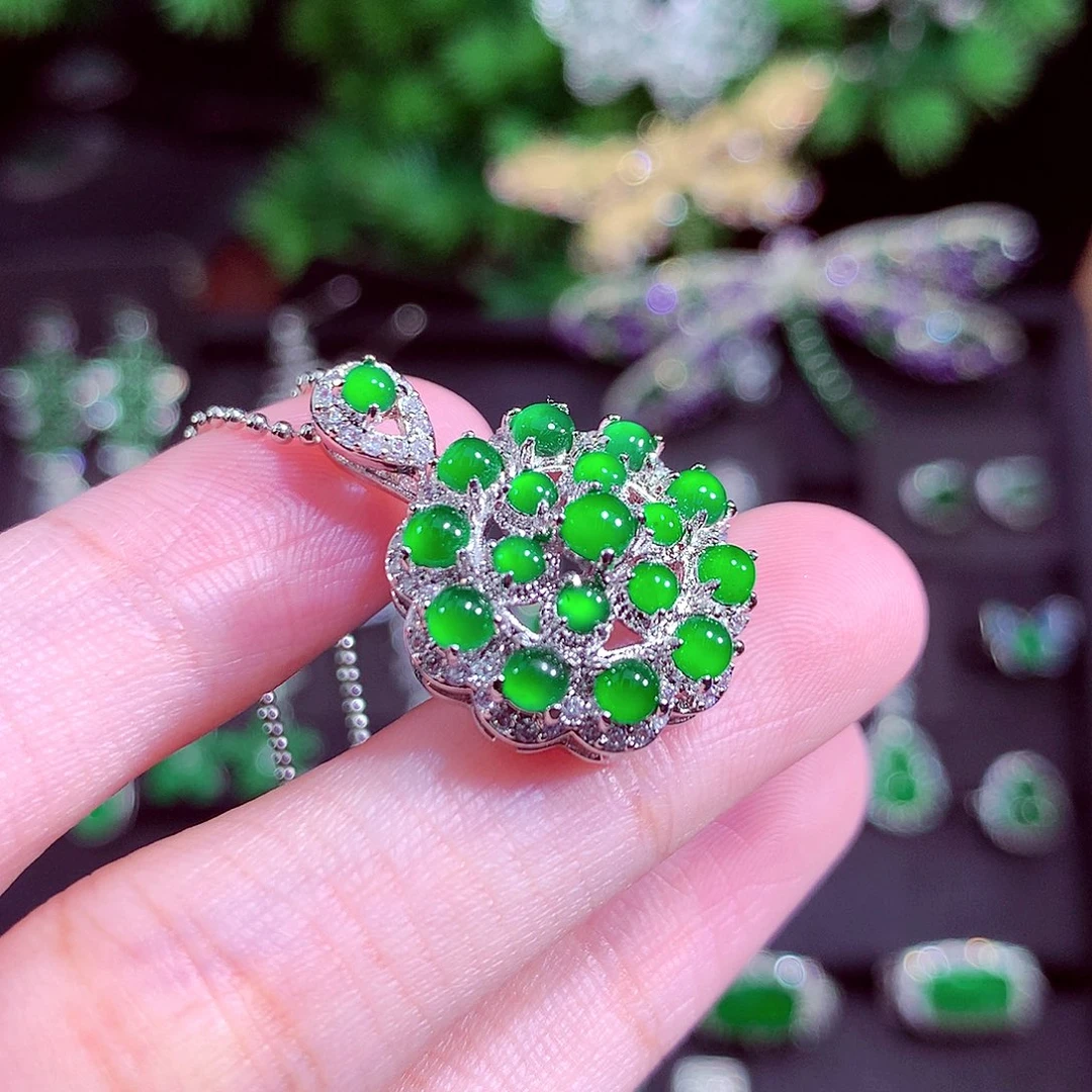 颈饰未镶嵌翡翠天然