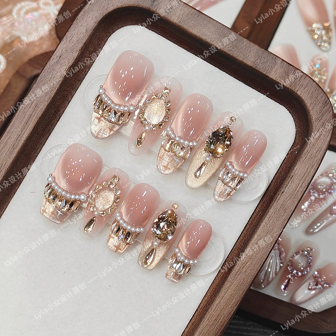 【伊西丝之镜】纯手工穿戴美甲猫眼光疗立体锆石钻爆闪蹦迪满钻