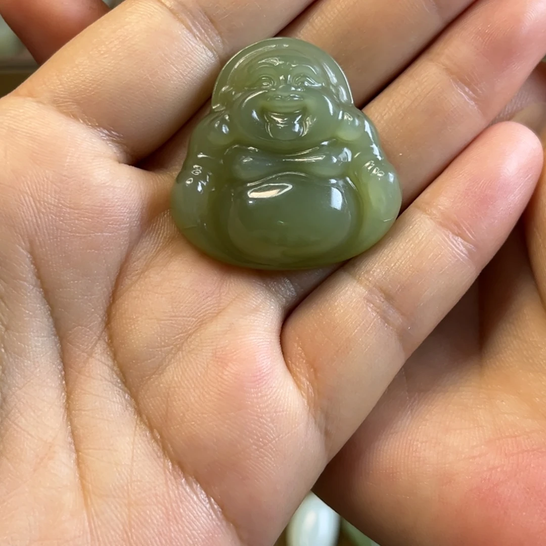 冰***️和田玉未镶嵌颈饰