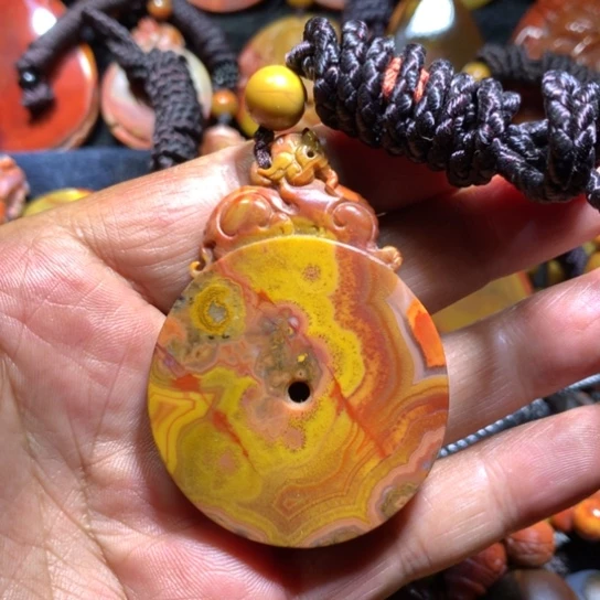 玛瑙/玉髓颈饰未镶嵌