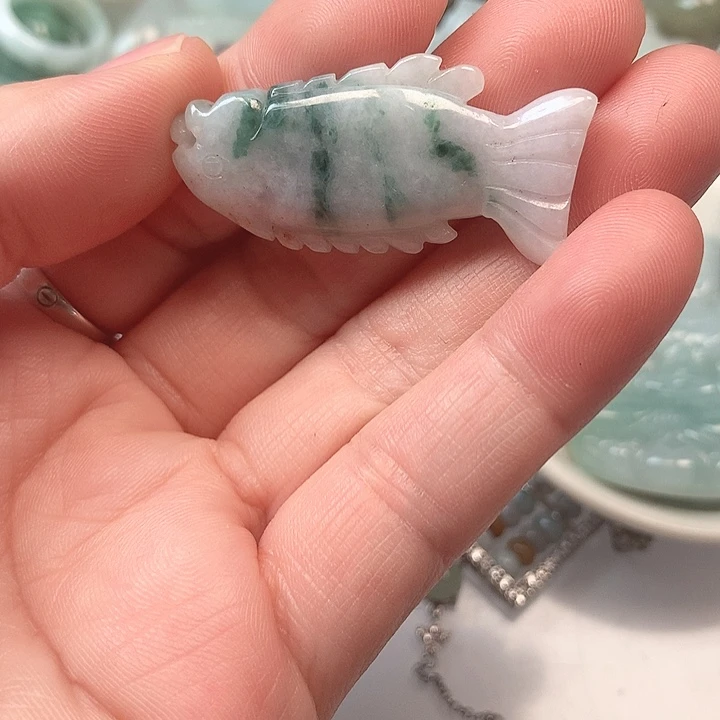 翡翠未镶嵌挂件是