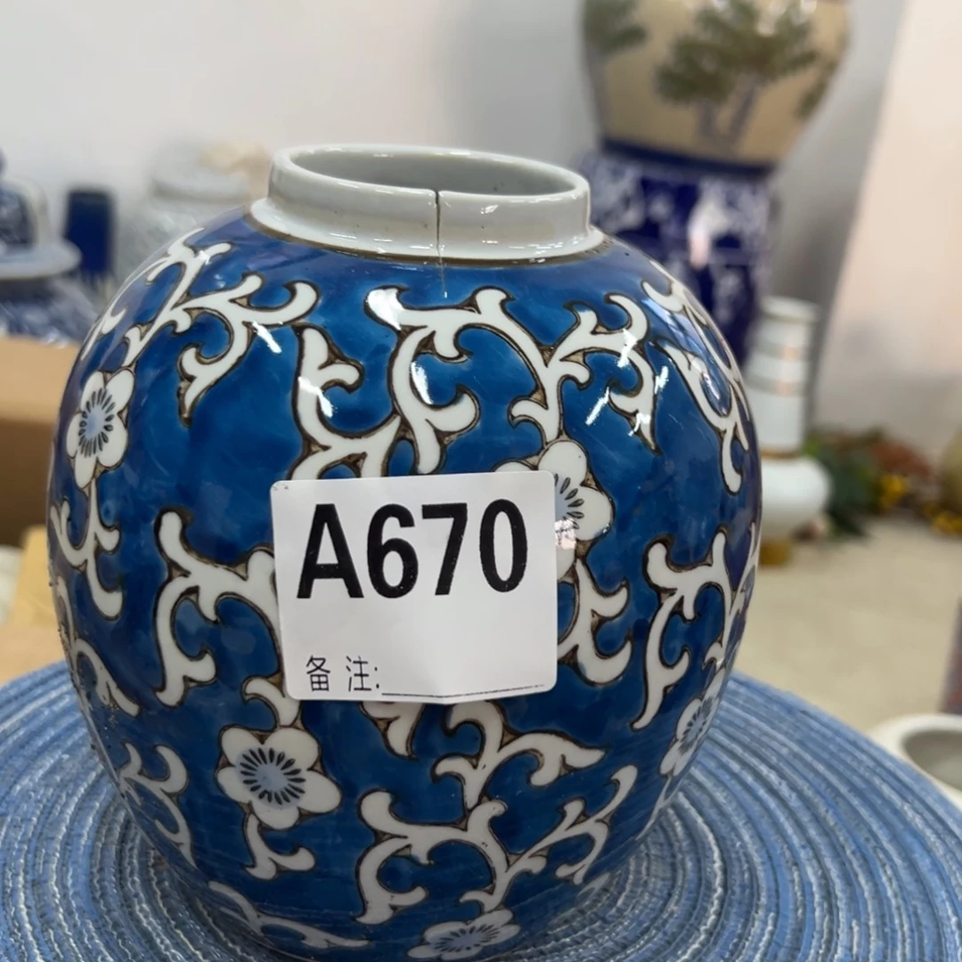 微瑕青花瓷器值得厚爱