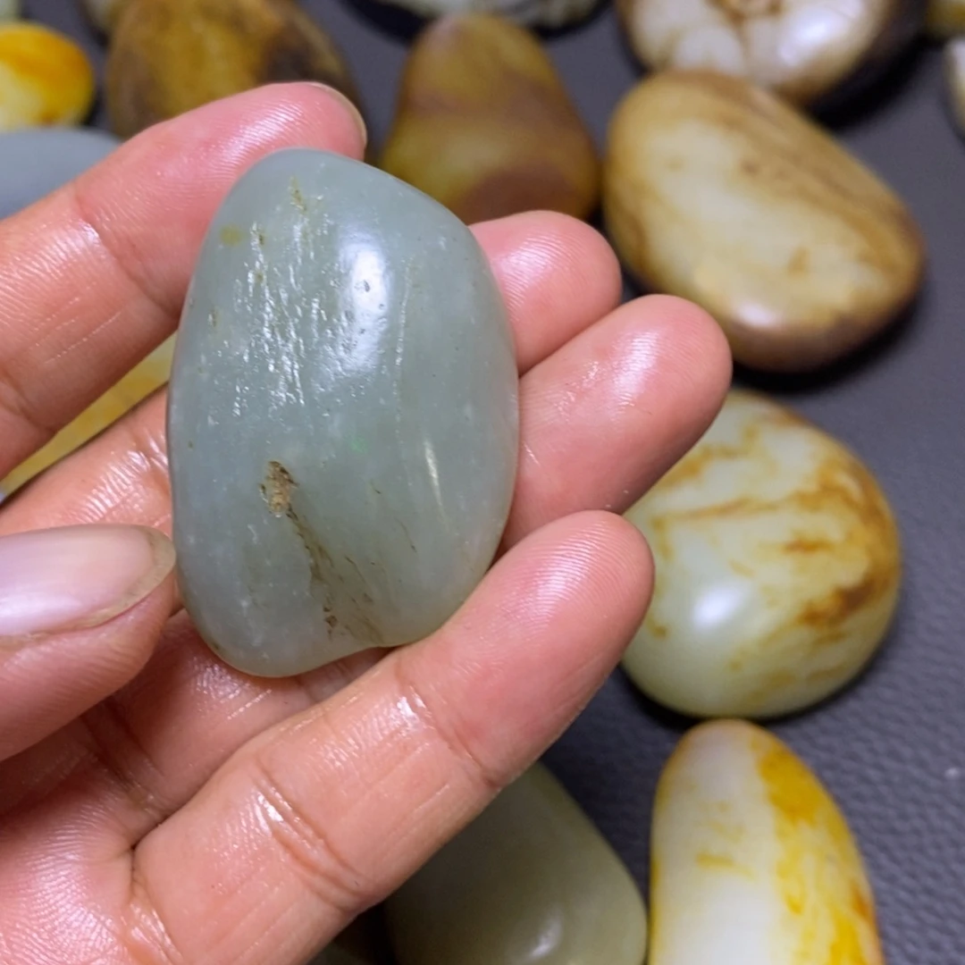 未镶嵌和田玉（糖玉）挂件