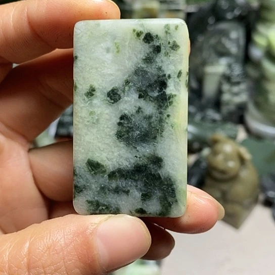 独山玉未镶嵌珠宝半成品