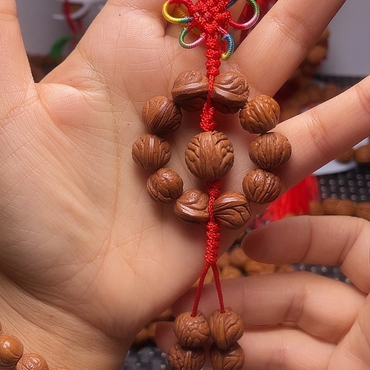 木质类龙纹桃枭挂件