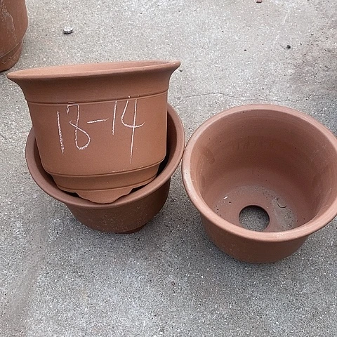 中国宜兴紫砂花盆，