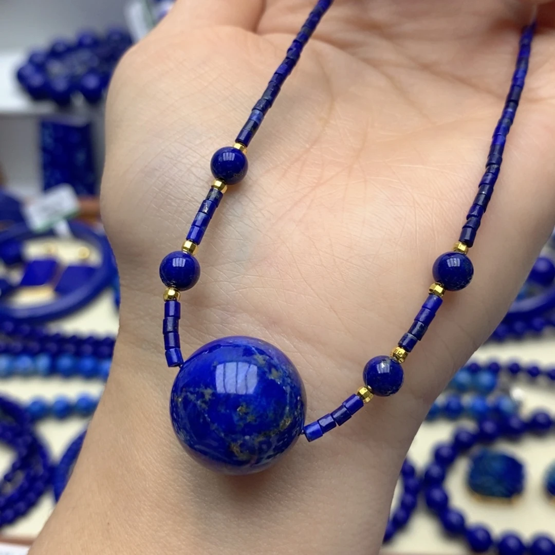 青金石未镶嵌颈饰