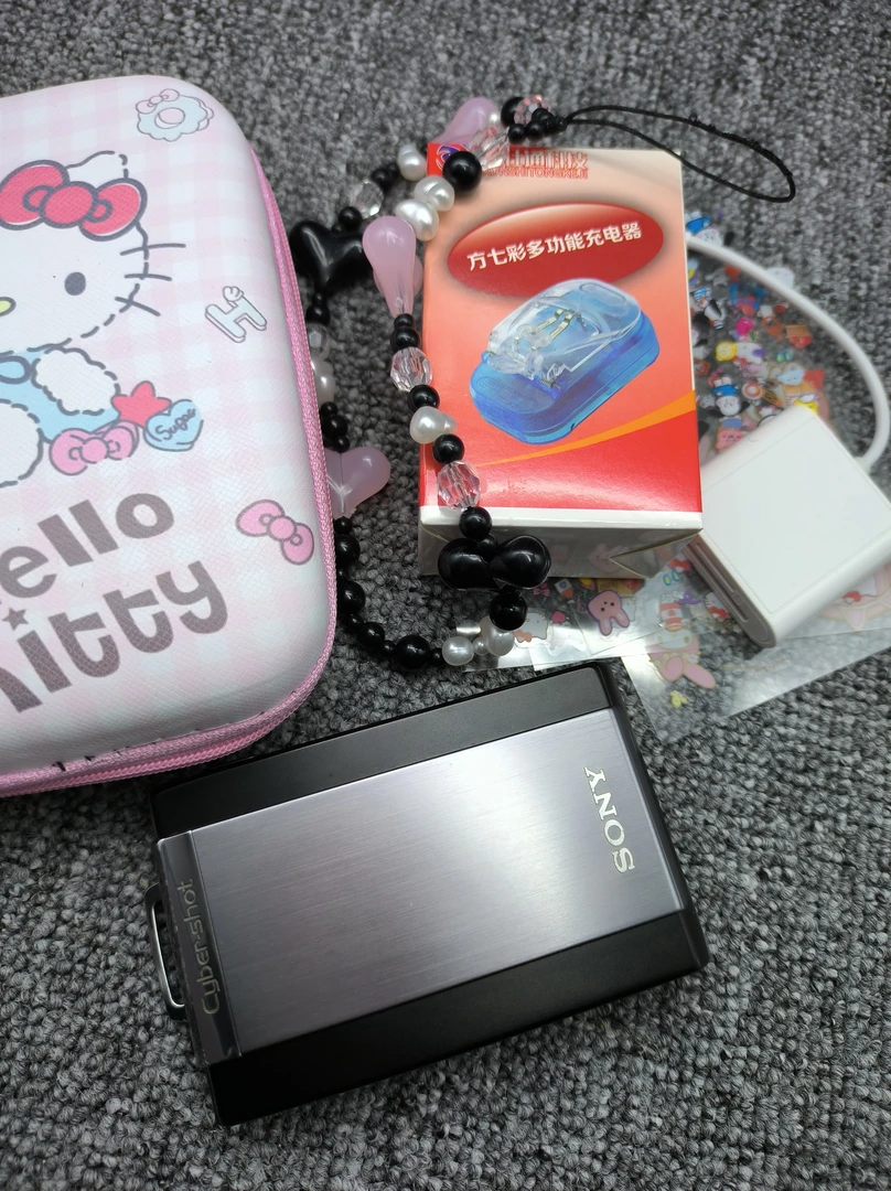 95新 Sony/索尼 索尼t300 滑盖触屏CCD1010w像素