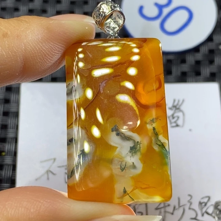 未镶嵌颈饰玛瑙/玉髓正**存