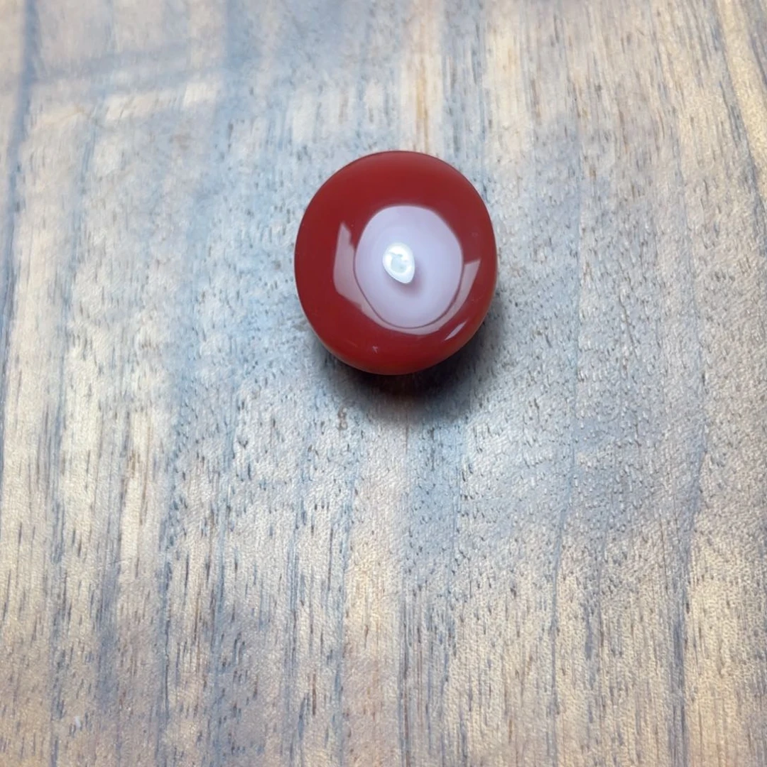 南红玛瑙牛血红素面未镶嵌半***?