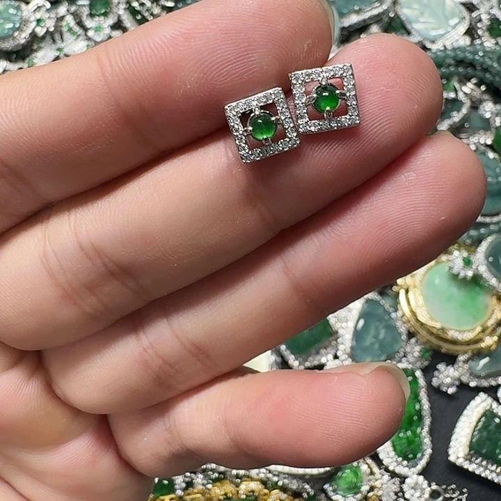 翡翠未镶嵌颈饰天然A货翡翠放漏