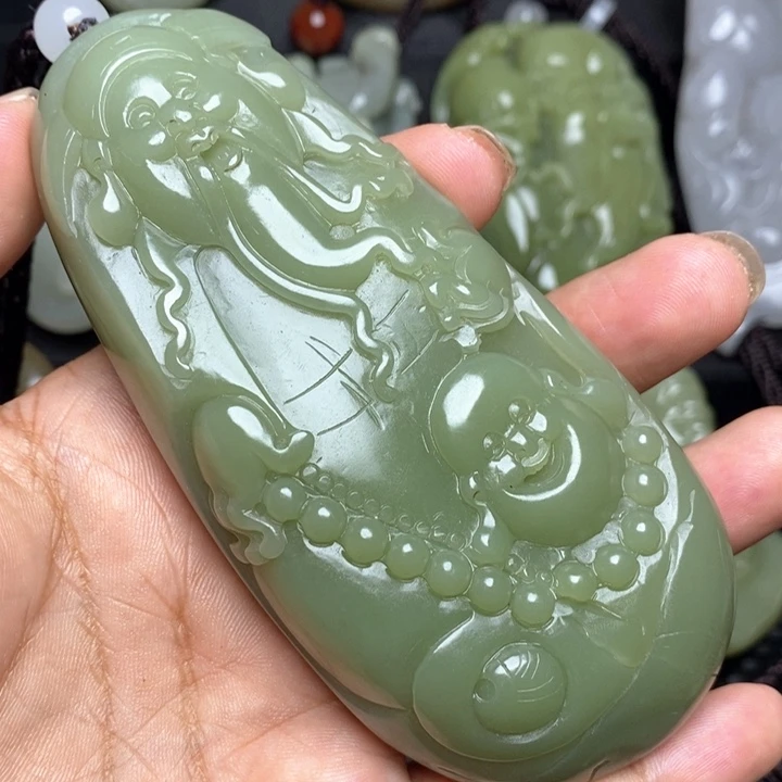 颈饰未镶嵌和田玉