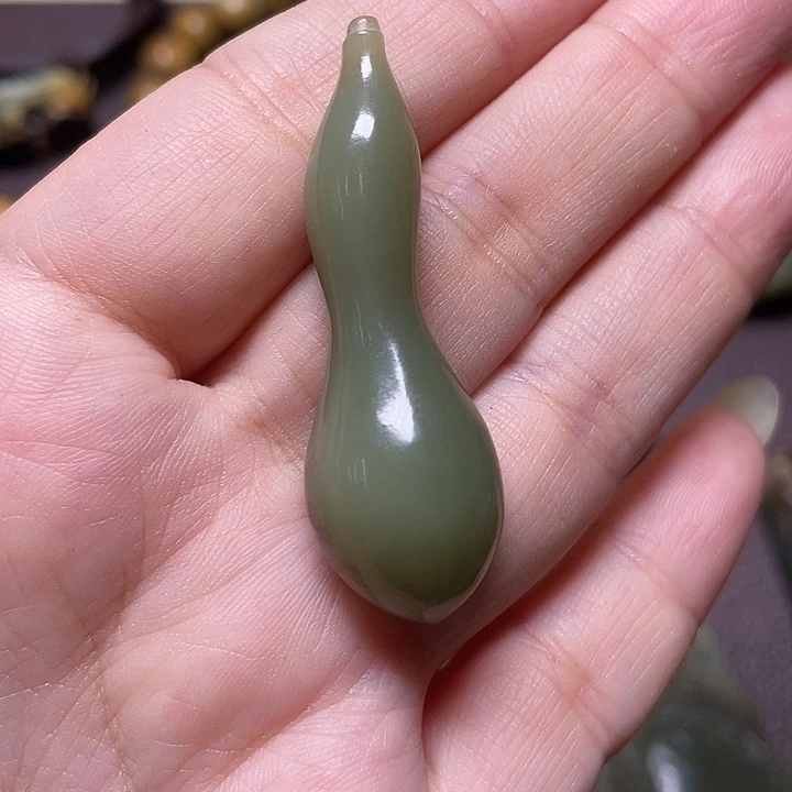 盼***望岫岩河磨玉（透闪石质玉）未镶嵌颈饰