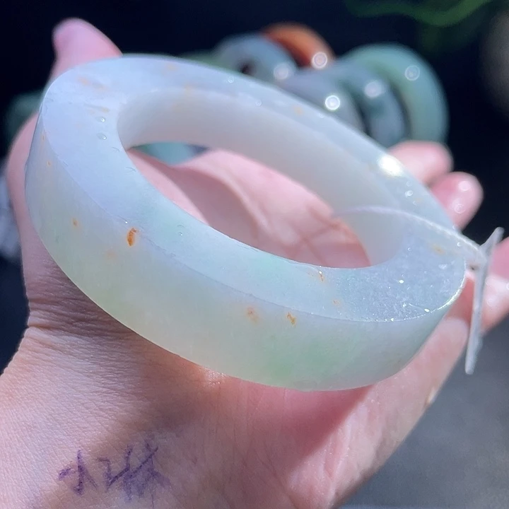 定制翡翠未镶嵌翡翠手镯