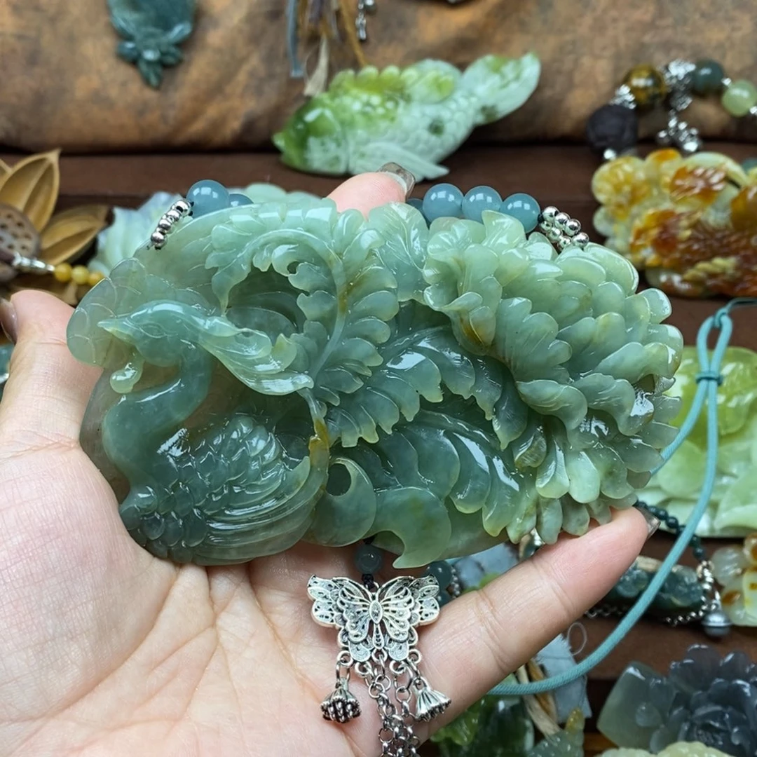 晓***晓蛇纹石玉未镶嵌颈饰