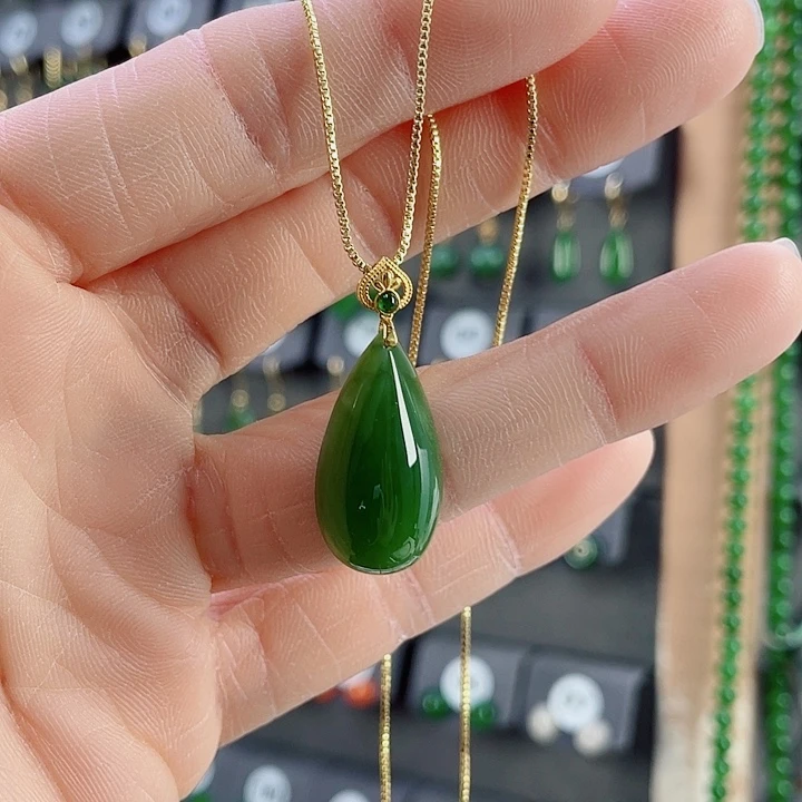 吊坠(赠链)18K金镶嵌和田玉