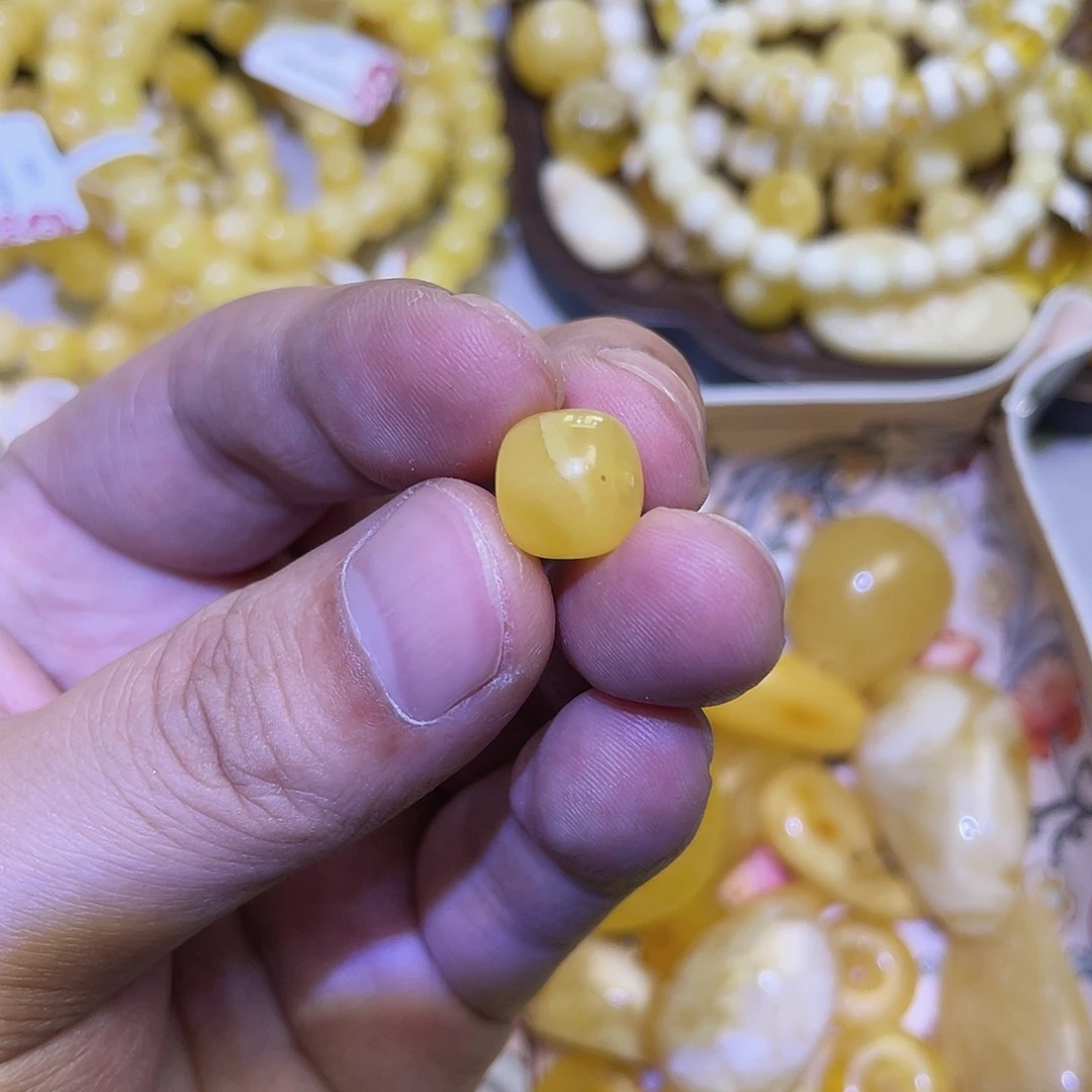 蜜蜡吊坠(不含链)未镶嵌瑕疵10m