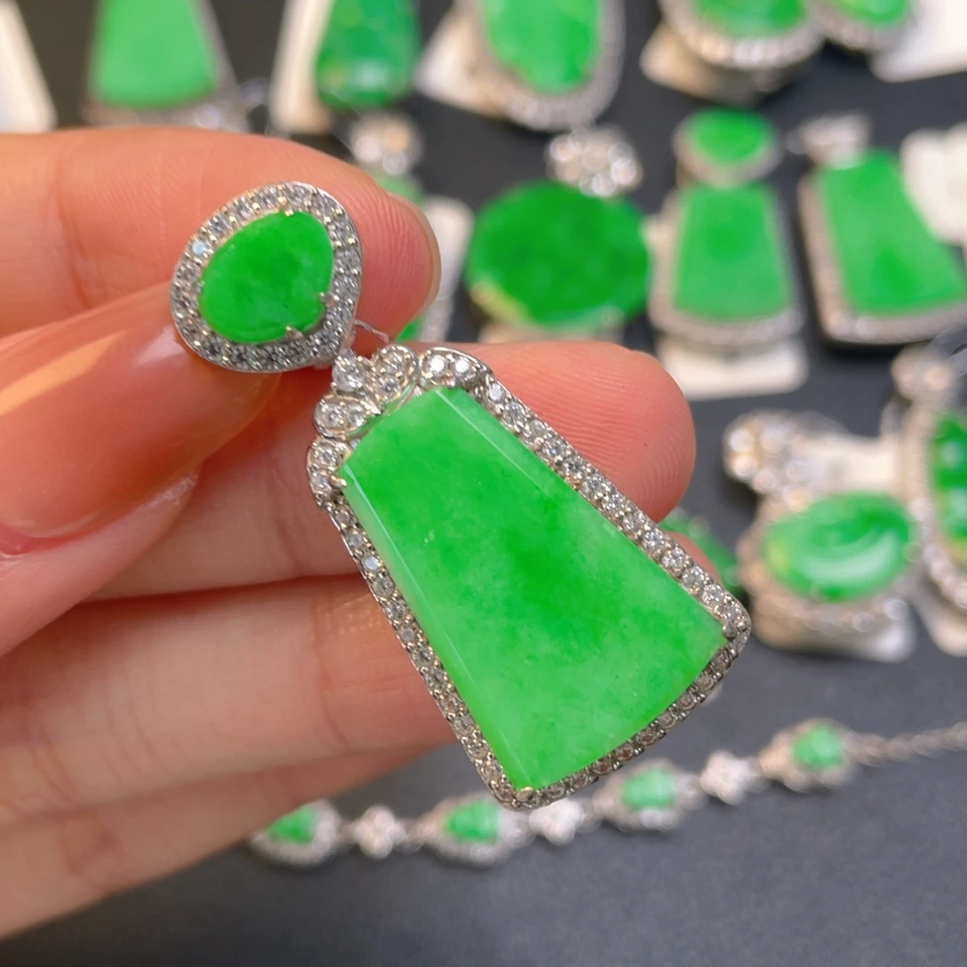 颈饰银S925镶嵌翡翠