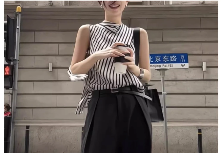 法式简约竖条纹上衣2025夏季新款高级感小众气质挂脖无袖背心衬衫