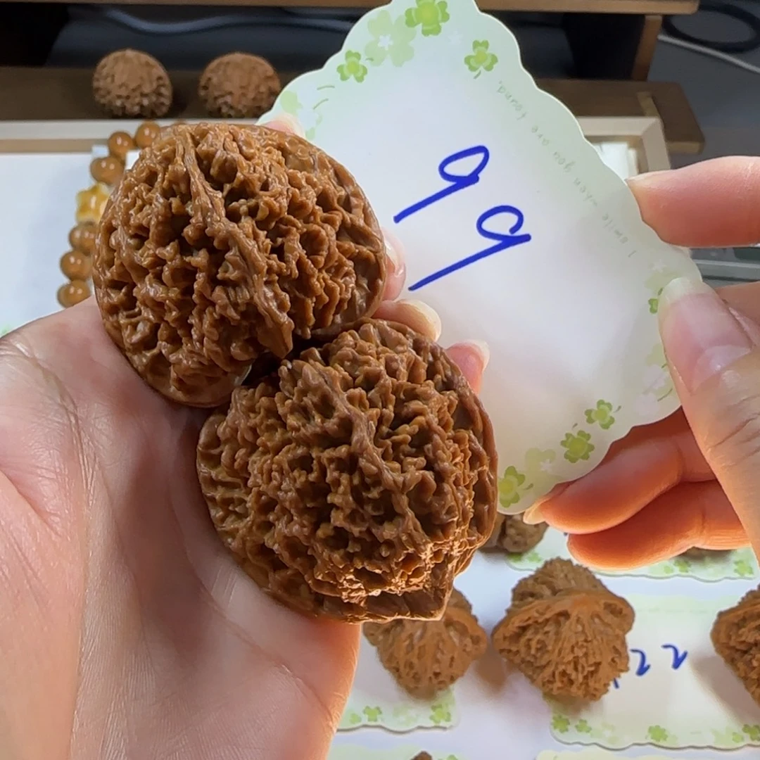 文玩核桃吊坠99号满天星4.4