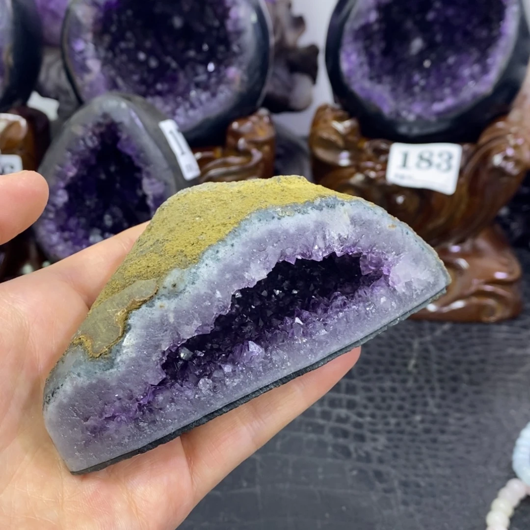 未镶嵌水晶大型摆件（非配饰）