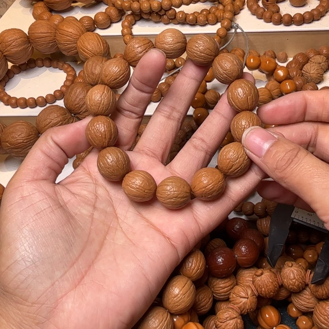 z***.猴头核桃吊坠光头182