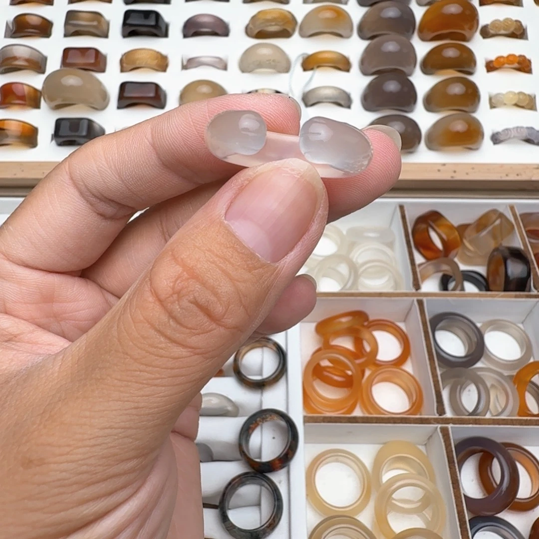 玛瑙/玉髓未镶嵌戒圈18圈福利不退换介意勿拍