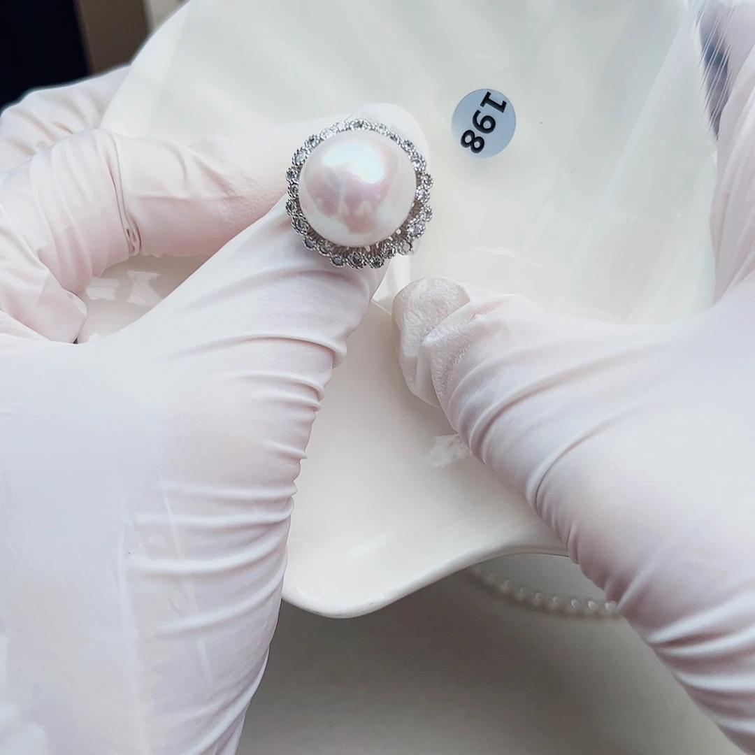 银S925镶嵌淡水珍珠耳饰