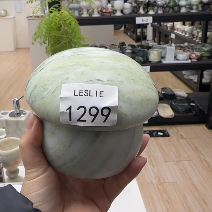 L。 1299。         福利。