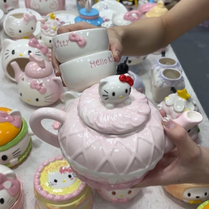 摆件呜呜呜我咬到了舌头啊呜呜