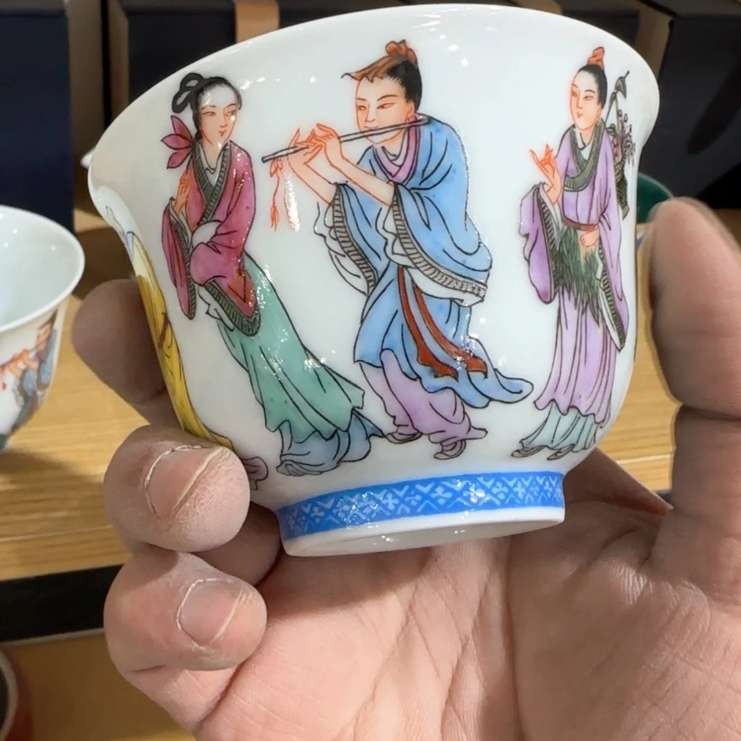 瓷片瓷器上还有两条长线上