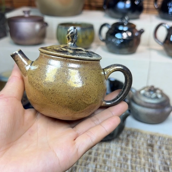 云南建水紫陶柴烧壶