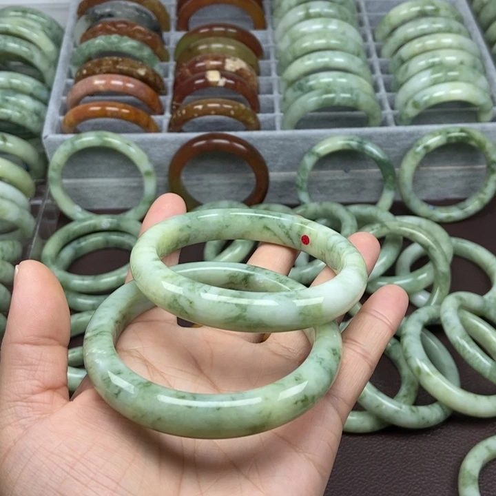 蛇纹石玉手镯未镶嵌六*