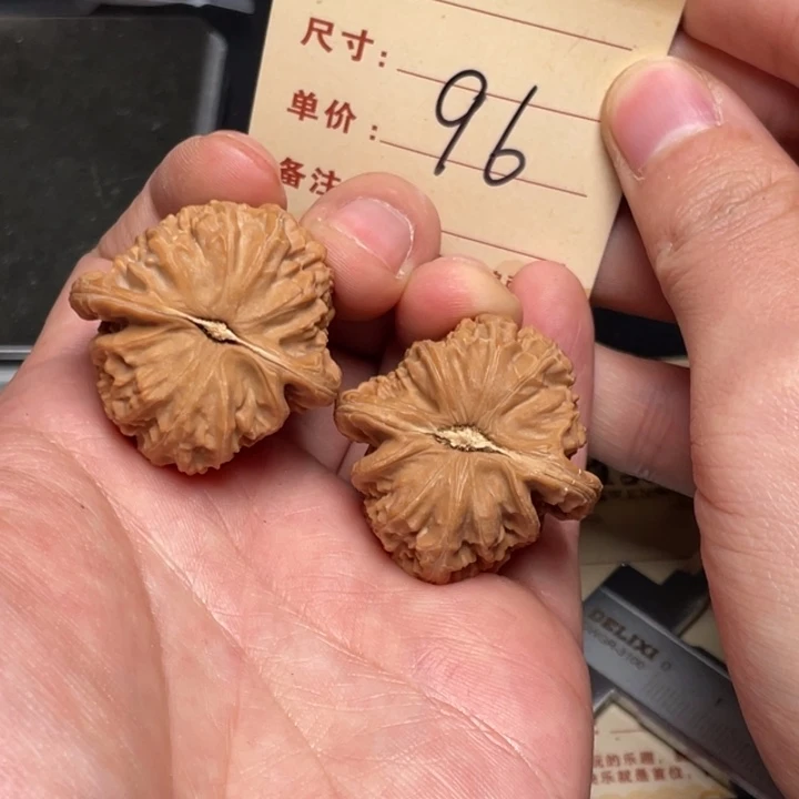 把件文玩核桃三角白35尺全品白茬96