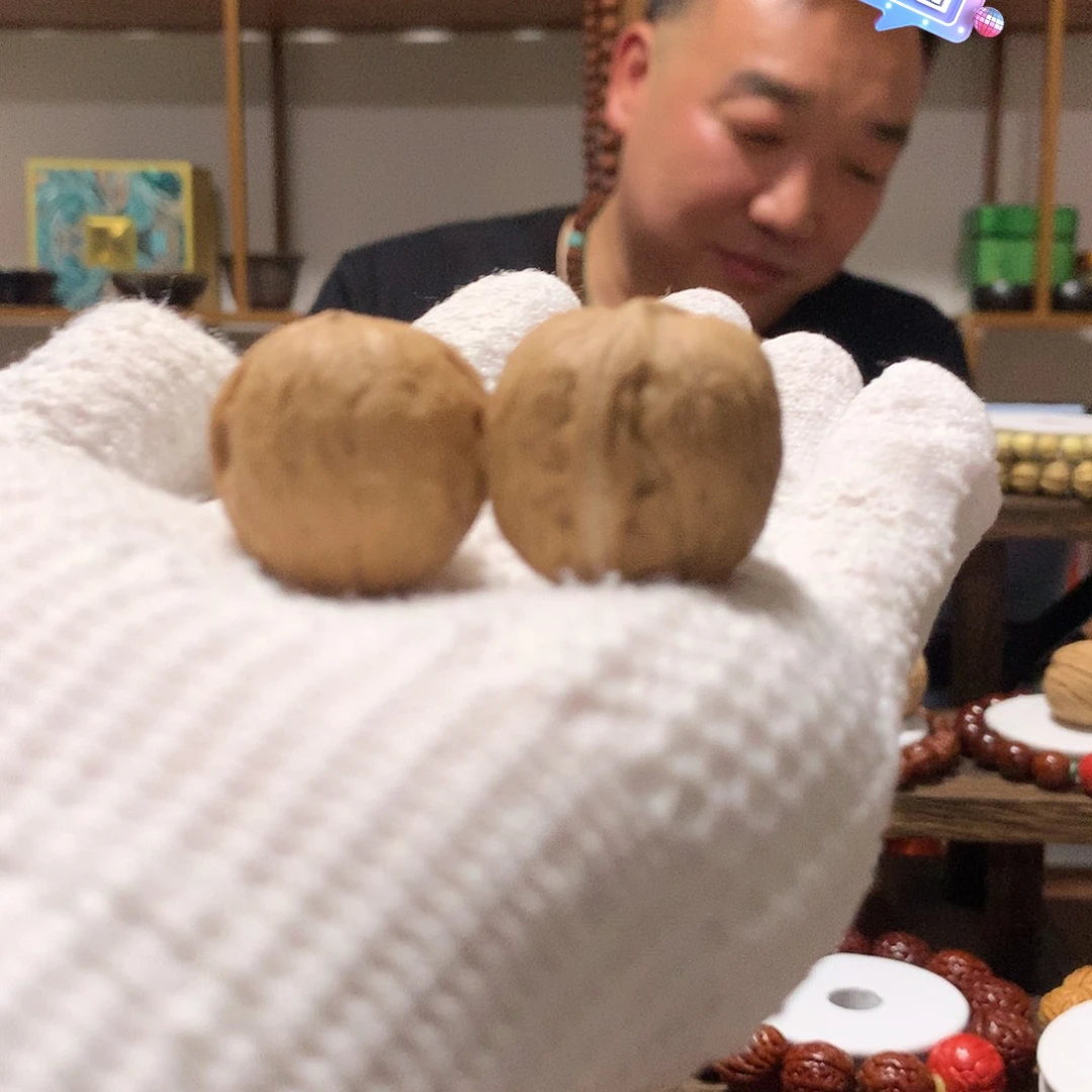 进***王把件桃核手捻核桃