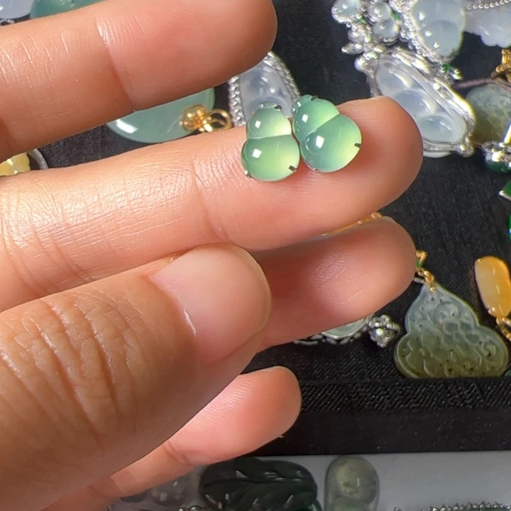 翡翠18K金镶嵌耳饰