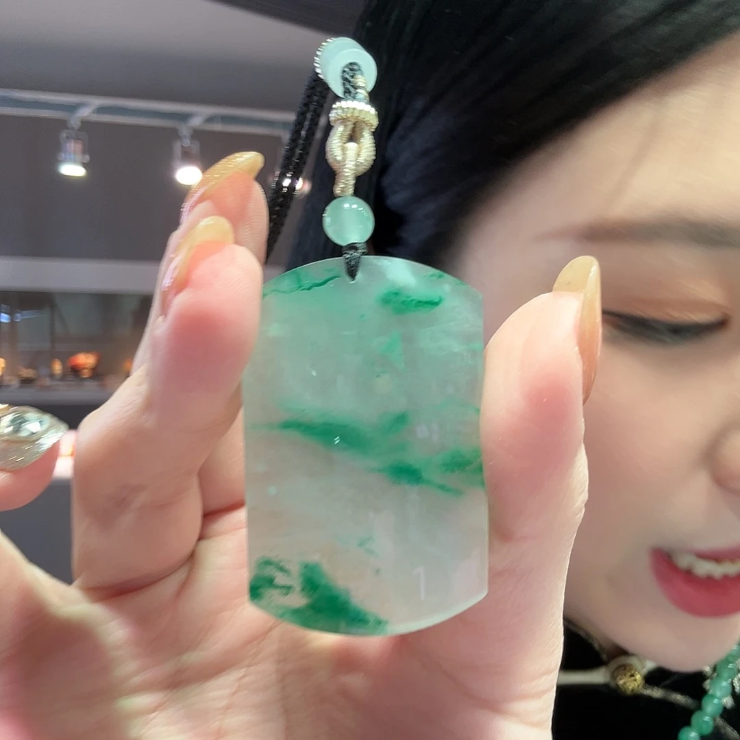 石英质玉吊坠(赠链)未镶嵌